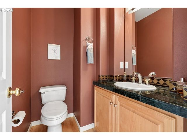 14 MORNINGVIEW Cir, Lake Oswego, OR 97035