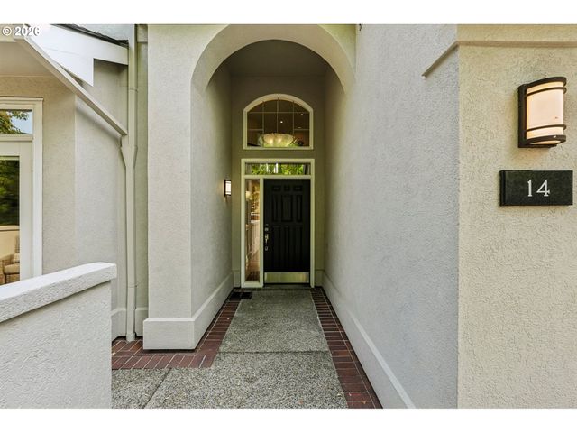 14 MORNINGVIEW Cir, Lake Oswego, OR 97035