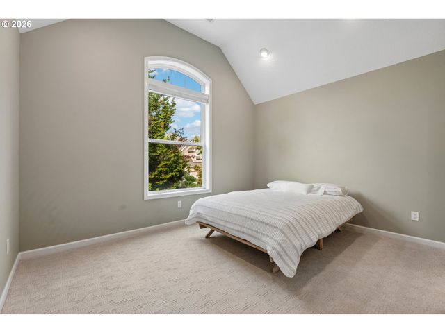 14 MORNINGVIEW Cir, Lake Oswego, OR 97035