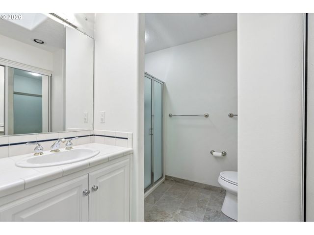 14 MORNINGVIEW Cir, Lake Oswego, OR 97035