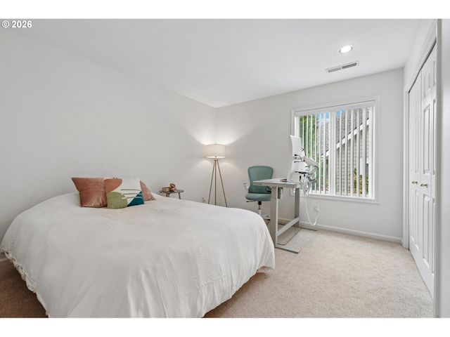 14 MORNINGVIEW Cir, Lake Oswego, OR 97035