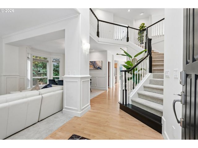 14 MORNINGVIEW Cir, Lake Oswego, OR 97035