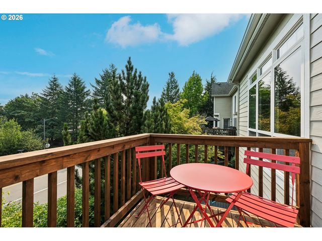 14 MORNINGVIEW Cir, Lake Oswego, OR 97035