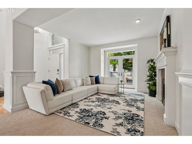 14 MORNINGVIEW Cir, Lake Oswego, OR 97035