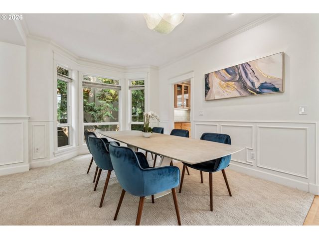 14 MORNINGVIEW Cir, Lake Oswego, OR 97035