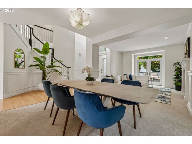 14 MORNINGVIEW Cir, Lake Oswego, OR 97035