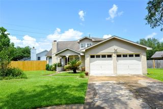 3202 Kempwood Drive, Sugar Land, TX 77479