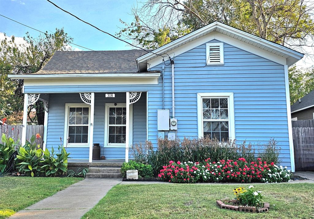 318 E Lee Avenue, Weatherford, TX 76086