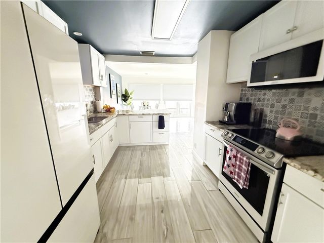 4270 Ocean Dr, Corpus Christi, TX 78411
