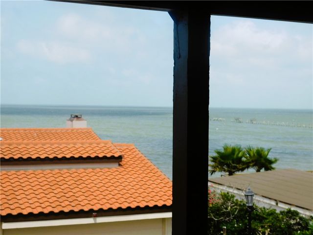 4270 Ocean Dr, Corpus Christi, TX 78411