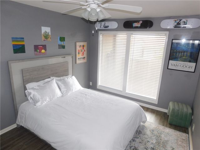 4270 Ocean Dr, Corpus Christi, TX 78411