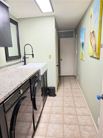 4270 Ocean Dr, Corpus Christi, TX 78411