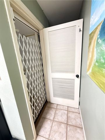 4270 Ocean Dr, Corpus Christi, TX 78411