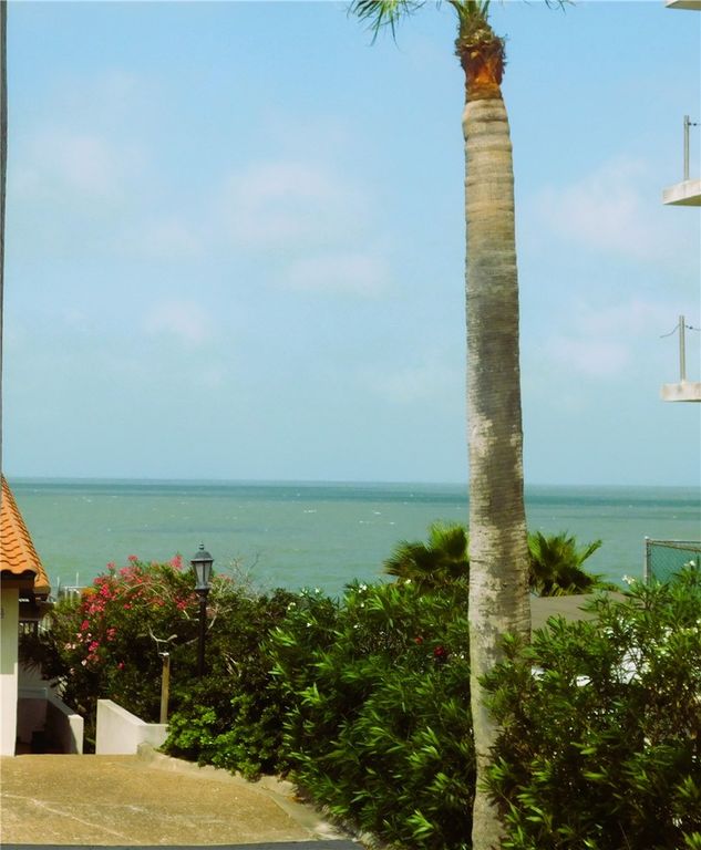 4270 Ocean Dr 15, Corpus Christi, TX 78411 — photo 3