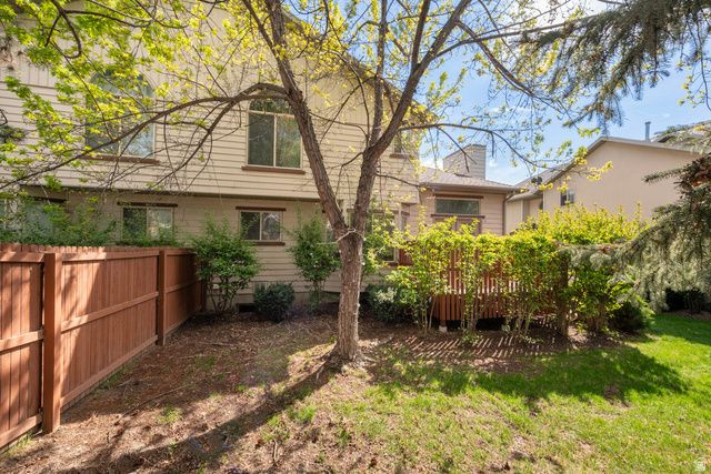 7496 SOUTHCREST CIR, Midvale, UT 84047
