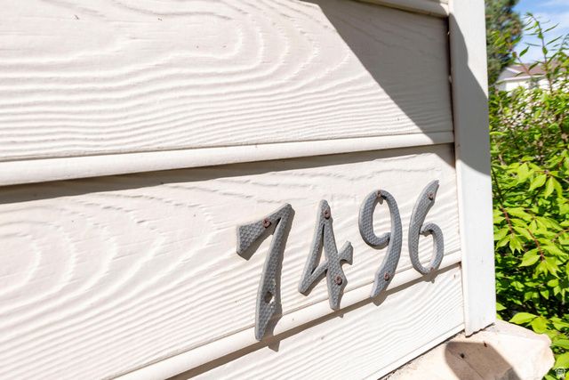 7496 SOUTHCREST CIR, Midvale, UT 84047