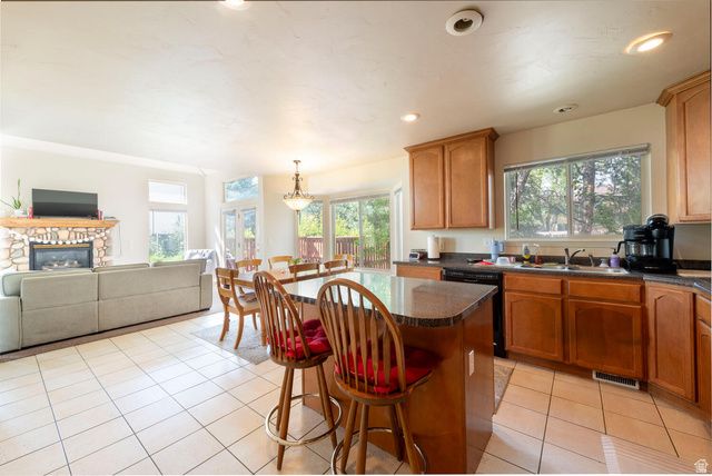 7496 SOUTHCREST CIR, Midvale, UT 84047