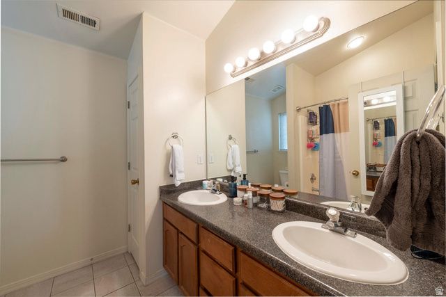 7496 SOUTHCREST CIR, Midvale, UT 84047