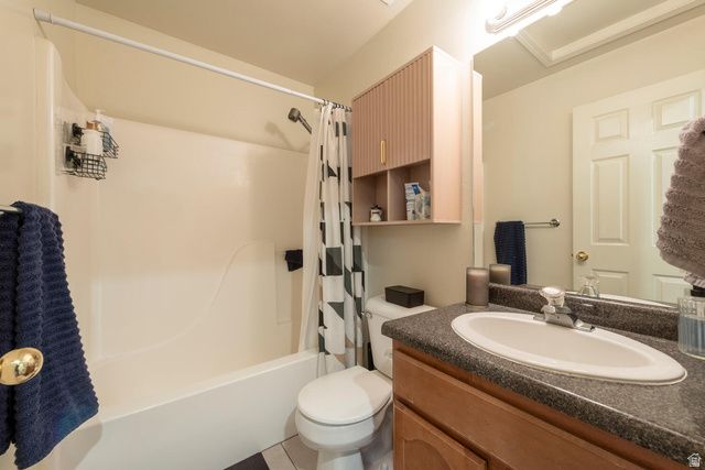 7496 SOUTHCREST CIR, Midvale, UT 84047