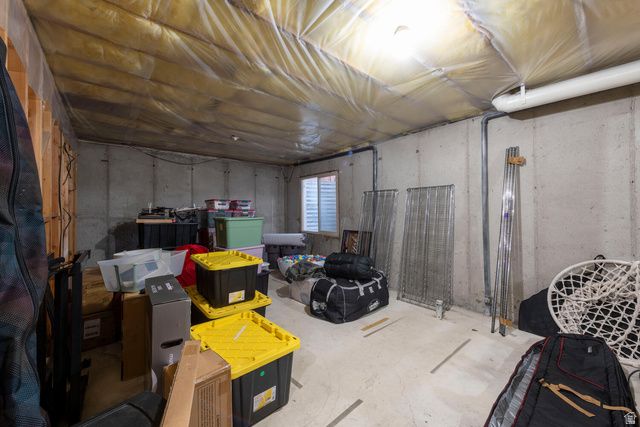7496 SOUTHCREST CIR, Midvale, UT 84047