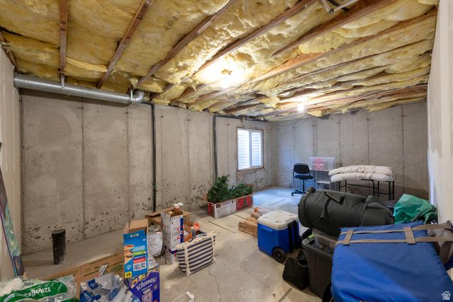 7496 SOUTHCREST CIR, Midvale, UT 84047