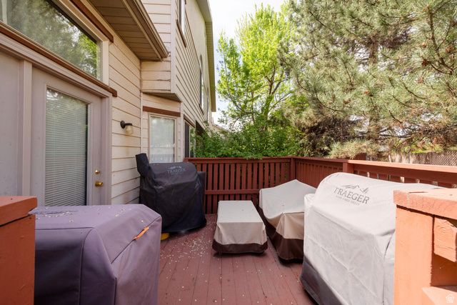 7496 SOUTHCREST CIR, Midvale, UT 84047