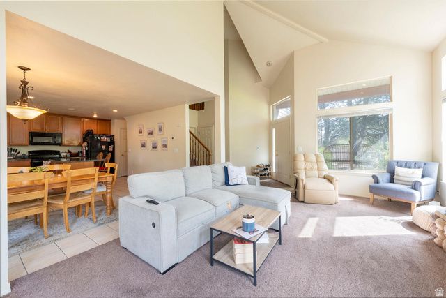 7496 SOUTHCREST CIR, Midvale, UT 84047