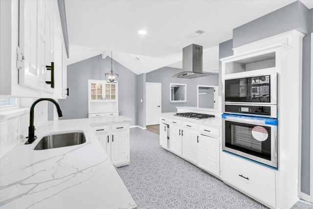 2615 Dove Creek Lane, Carrollton, TX 75006