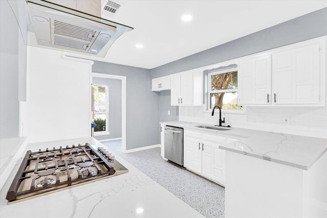 2615 Dove Creek Lane, Carrollton, TX 75006