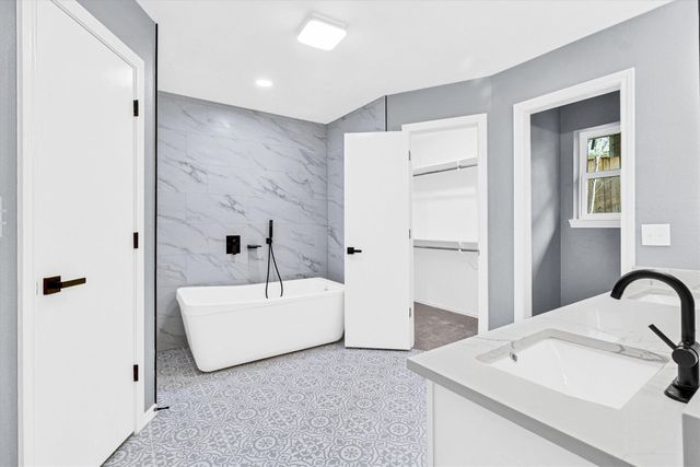 2615 Dove Creek Lane, Carrollton, TX 75006