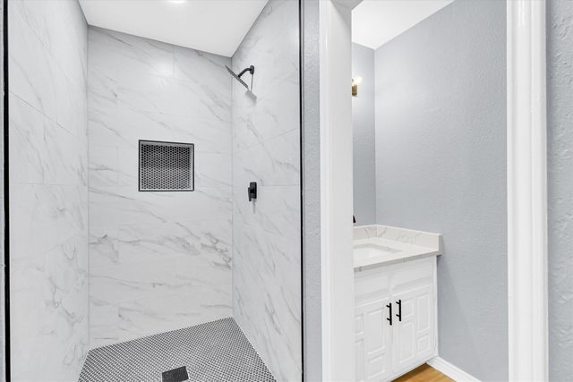 2615 Dove Creek Lane, Carrollton, TX 75006