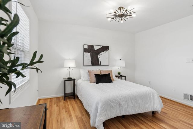 7413 SABIN DR, Manassas, VA 20109