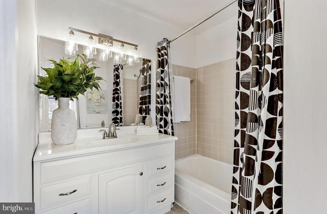 7413 SABIN DR, Manassas, VA 20109