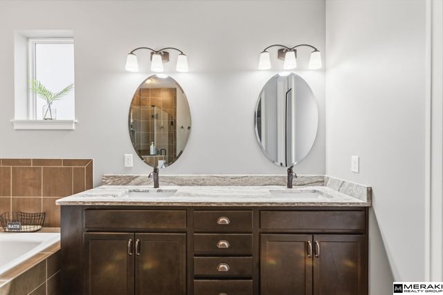 13706 S 49th Street, Papillion, NE 68133