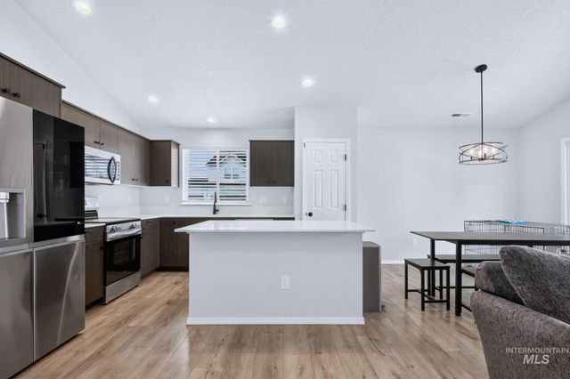 118 Golinda Ave, Caldwell, ID 83605
