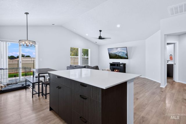 118 Golinda Ave, Caldwell, ID 83605