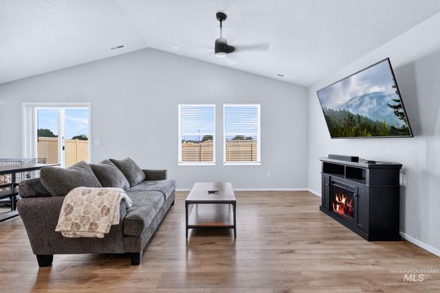 118 Golinda Ave, Caldwell, ID 83605