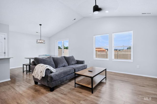 118 Golinda Ave, Caldwell, ID 83605