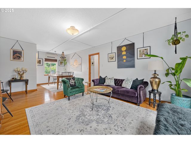 507 Ne DAVIS St, Mc Minnville, OR 97128