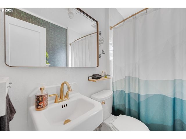 507 Ne DAVIS St, Mc Minnville, OR 97128