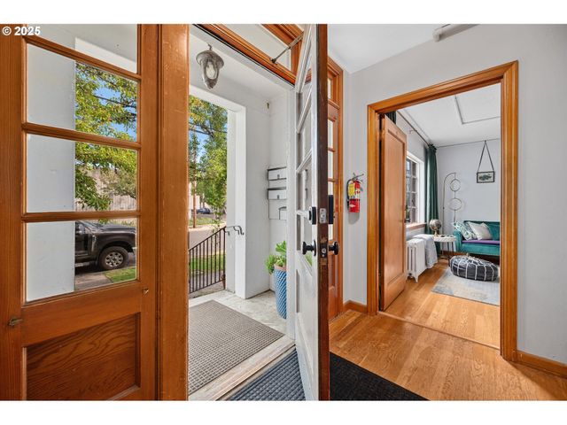 507 Ne DAVIS St, Mc Minnville, OR 97128