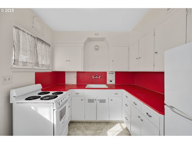 507 Ne DAVIS St, Mc Minnville, OR 97128