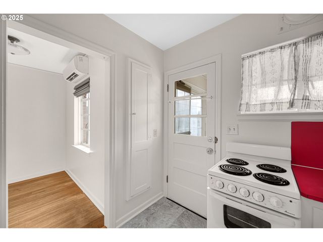 507 Ne DAVIS St, Mc Minnville, OR 97128