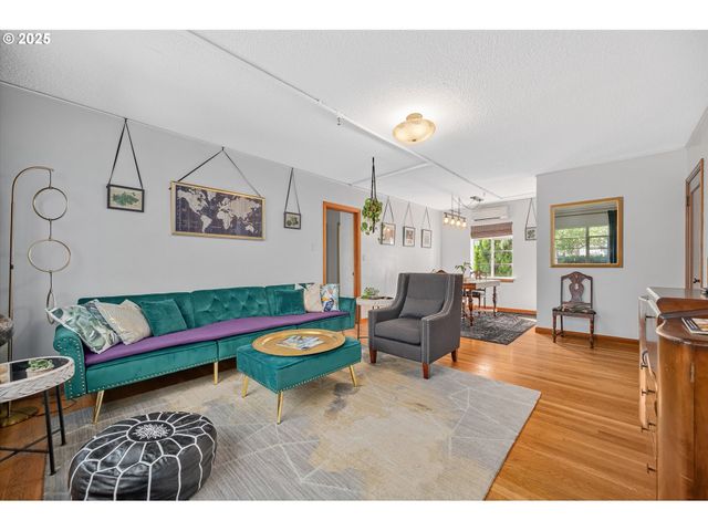 507 Ne DAVIS St, Mc Minnville, OR 97128