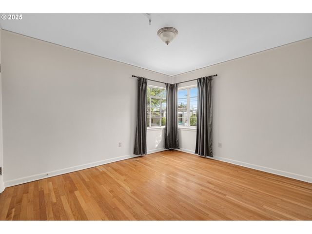 507 Ne DAVIS St, Mc Minnville, OR 97128