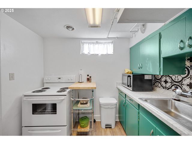 507 Ne DAVIS St, Mc Minnville, OR 97128