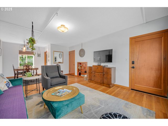 507 Ne DAVIS St, Mc Minnville, OR 97128