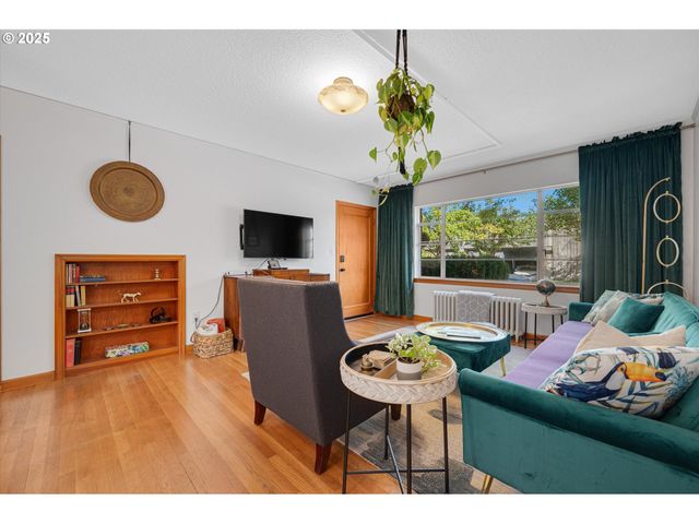 507 Ne DAVIS St, Mc Minnville, OR 97128