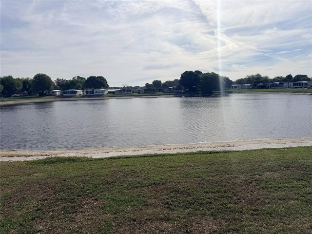 410 VILLAGE CIRCLE SW, Winter Haven, FL 33880