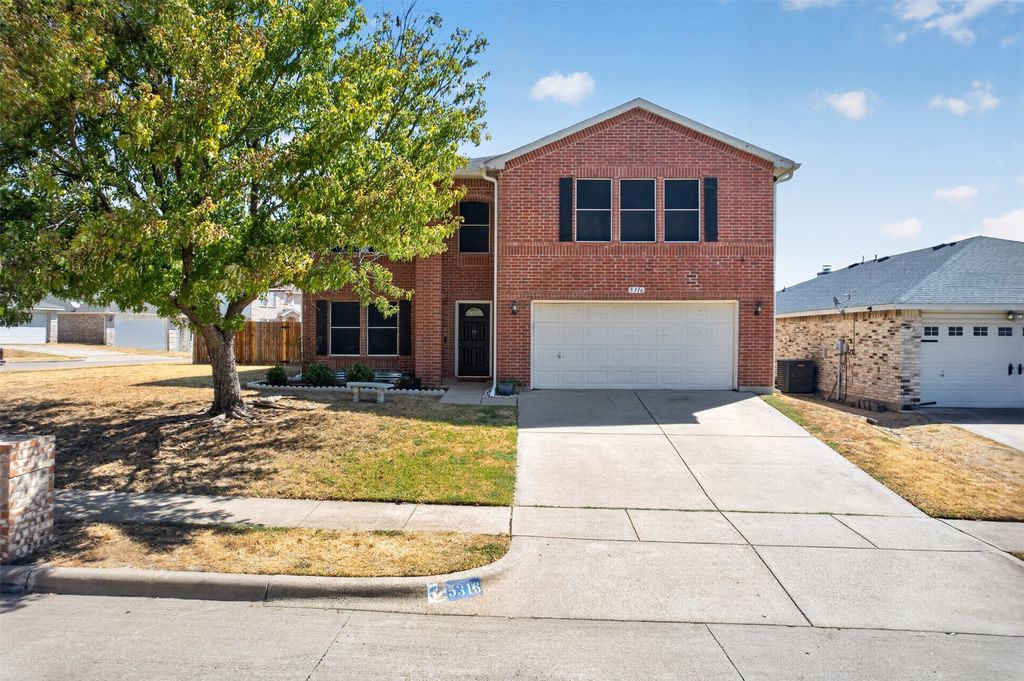 5316 Bedfordshire Drive, Fort Worth, TX 76135 — exterior